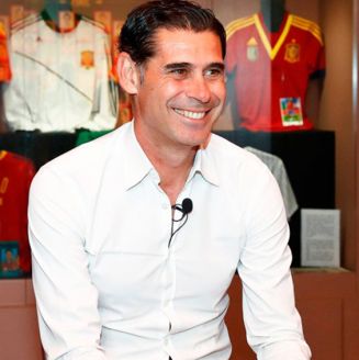 Fernando Hierro, presentado como DT de España 