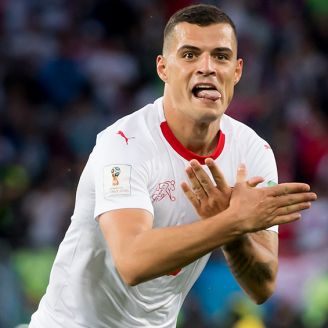 Granit Xhaka festeja su anotación frente a Serbia