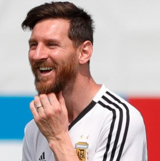 Messi sonríe en entrenamiento de Argentina