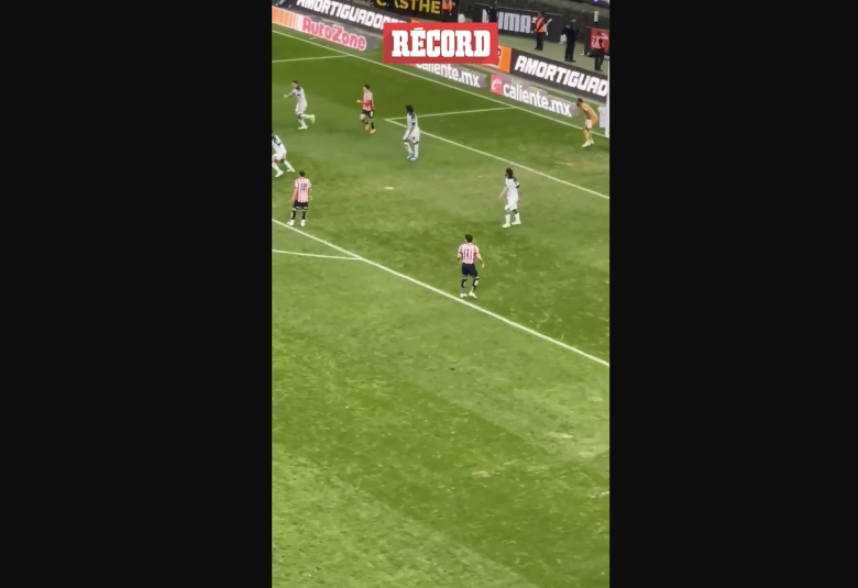 ALAN MOZO entra al chivas vs queretaro