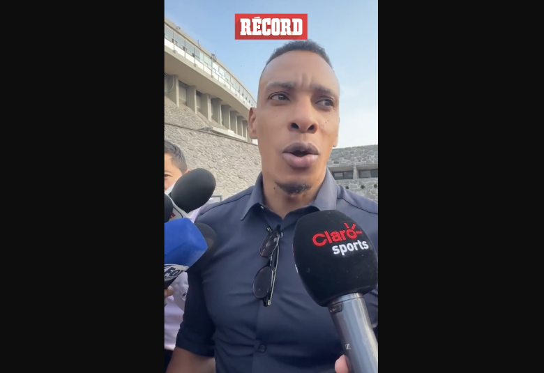 LUIS AMARANTO PEREA presente en EL OLÍMPICO UNIVERSITARIO para el partido de CRUZ AZUL