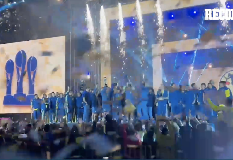 AMÉRICA le manda MENSAJE a CHIVAS durante el festejo del TRICAMPEONATO