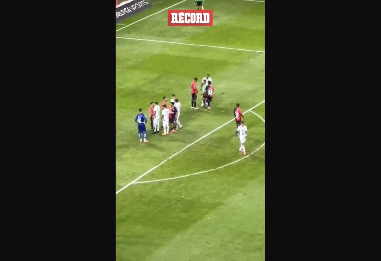 JAMES recibiendo atención médica después del PENALque le COMETIÓ CAMILO VARGAS