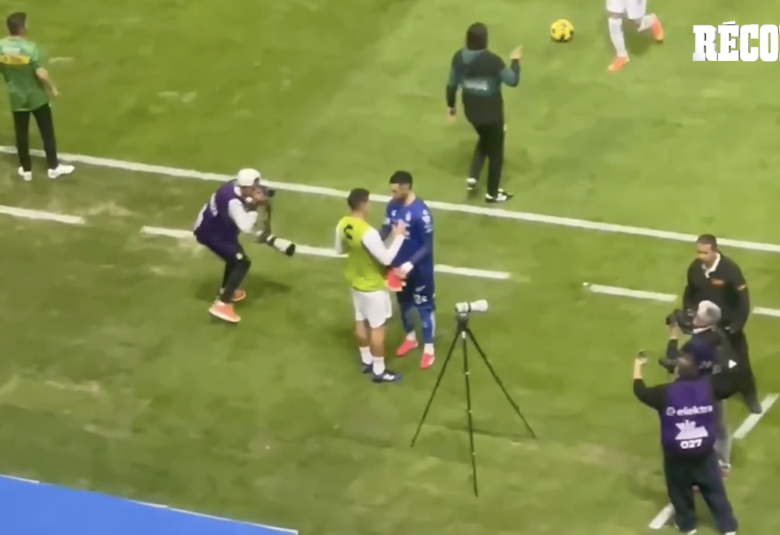 SALUDO entre JAMES RODRÍGUEZ y CAMILO VARGAS