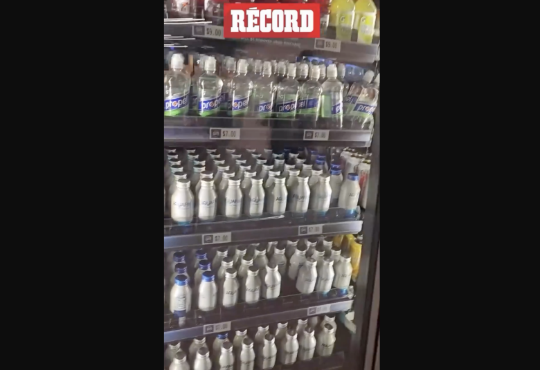 A ABRIR LA BILLETERA Si quieres comer dentro del Caesars Superdome y no sabes el precio de los alimentos y bebidas, no te preocupes, aquí te decimos el precio de todo.