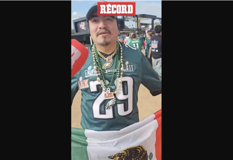 DE PUEBLA AL SUPER BOWL Este mexicano viajó al Caesar Superdome en Nueva Orleans para apoyar a los Eagles de Philadelphia. Su pasión hizo que viajara y gastara para poder ver a su equipo campeón.