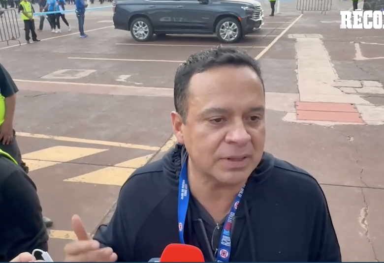 Víctor Velázquez declaró que Vicente Sánchez va a terminar el torneo como director técnico de Cruz Azul