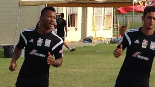 Uche trota en entrenamiento con Tigres