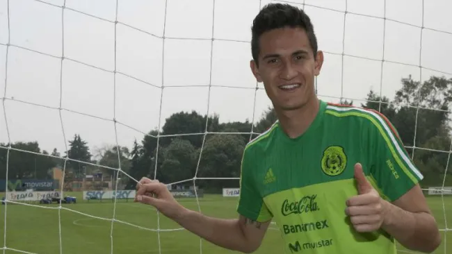 Raúl Gudiño luce la playera Selección mexicana