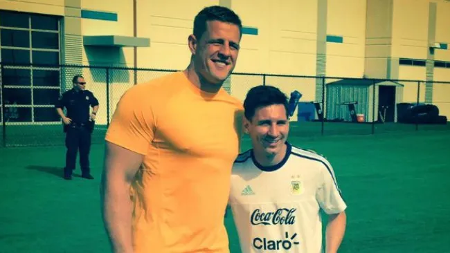 JJ Watt junto a Lionel Messi