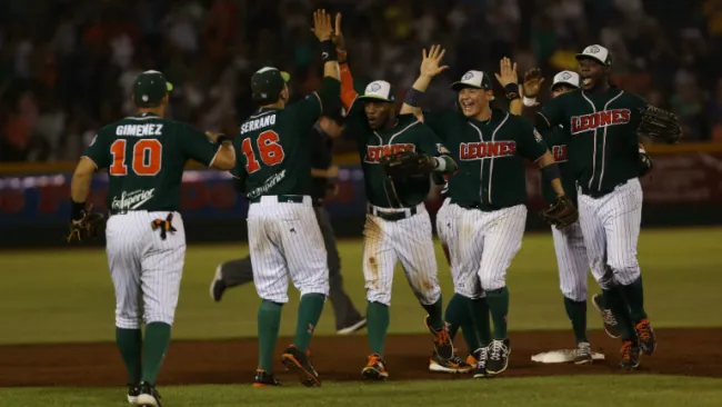 Leones de Yucatán celebran su victoria en el sexto partido