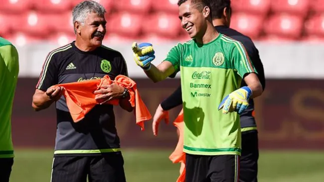 Paul Aguilar, en la práctica con el Tuca