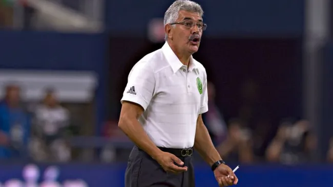 Tuca grita a los jugadores de México