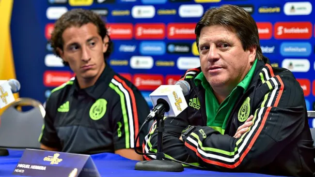 Guardado y Herrera en conferencia de prensa