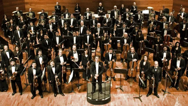 Orquesta realiza una presentación