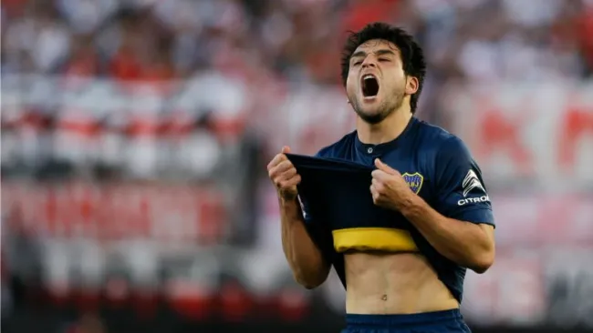 Nicolás Lodeiro festeja el gol de Boca