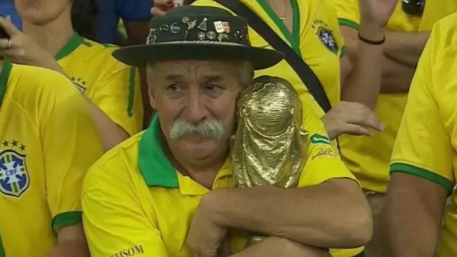 Acosta Fernandes observa la eliminación de Brasil en el Mundial de 2014
