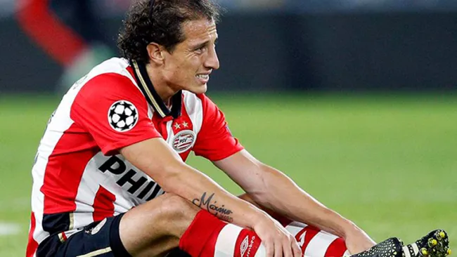 Guardado, en el césped tras lesionarse el tobillo
