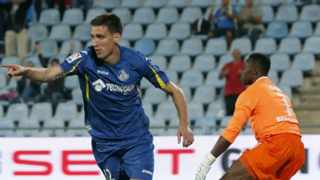 Scepovic festeja el gol con el que abrió el marcador