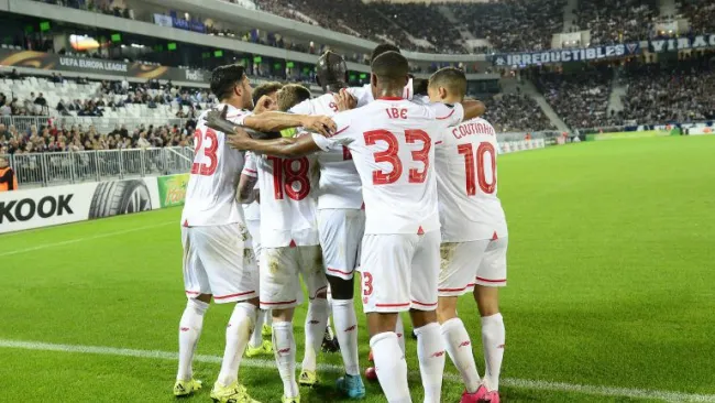 Los jugadores de Liverpool festejan el gol del empate frente al Bordeux
