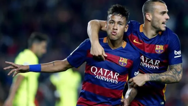 Neymar festeja su anotación contra el Levante