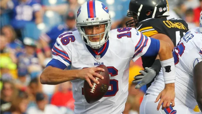 Matt Cassel realiza una jugada con los Bills