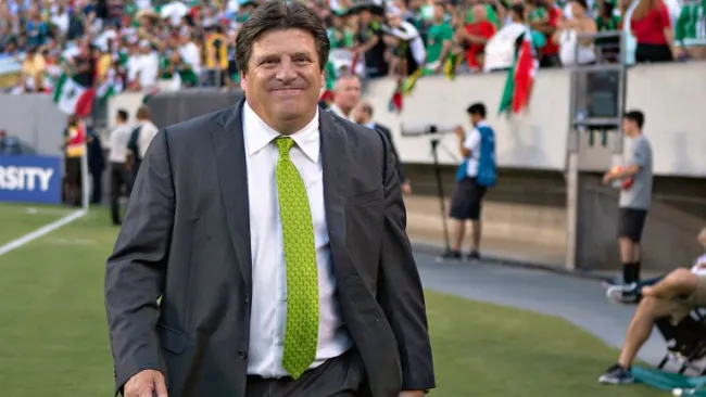 Miguel Herrera en un partido con la Selección Nacional