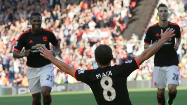 Juan Mata celebra su gol frente al Southampton