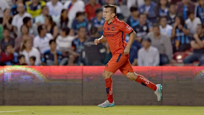 Chato Rodríguez trota en un juego de Monarcas 