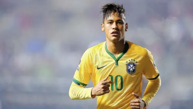 Neymar en un partido con la selección brasileña