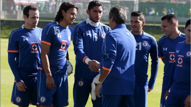 Tomás Boy saluda a Jesús Corona