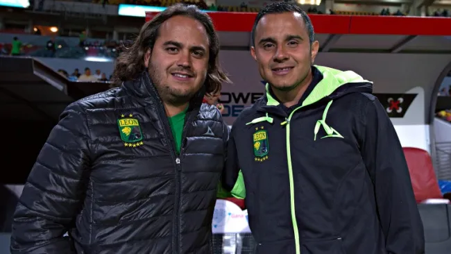Jesús Martínez y Luis Montes en un partido de León