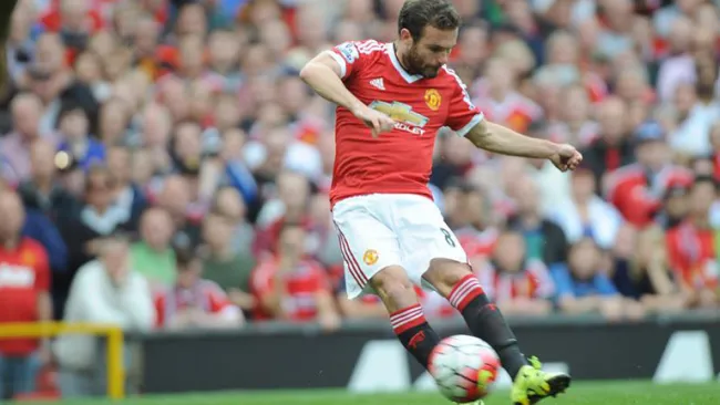 Mata se prepara para disparar con el United