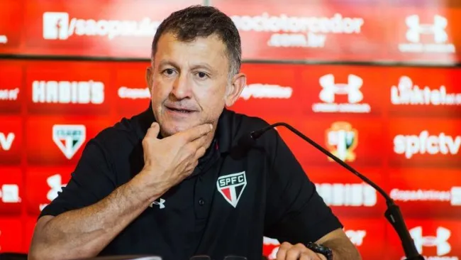 Juan Carlos Osorio en conferencia de prensa
