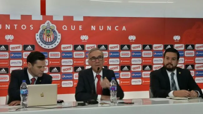 Víctor Manuel Peña (centro) y el resto de los abogados de Vergara 