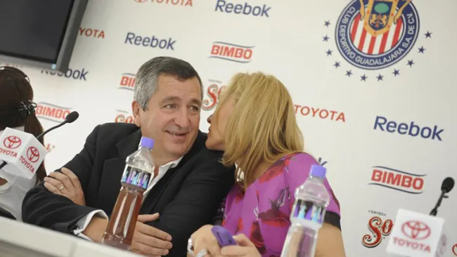 Jorge Vergara junto a Angélica Fuentes 