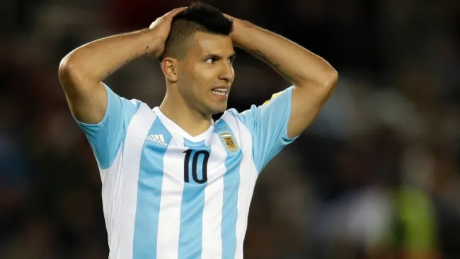 Agüero se lamenta en el encuentro contra Ecuador