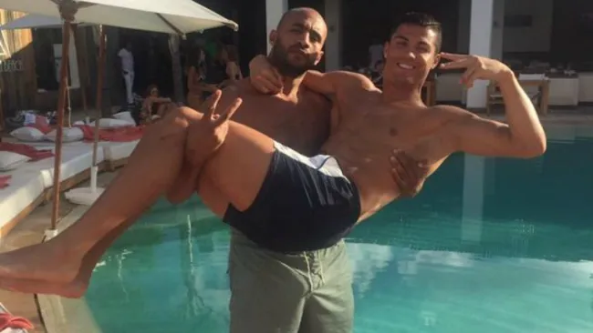 Badr Hari, peleador marroquí, carga a Cristiano Ronaldo