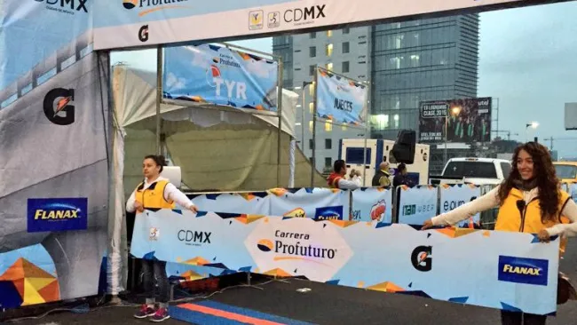 La meta de la carrera Profuturo sobre el segundo piso del Periférico