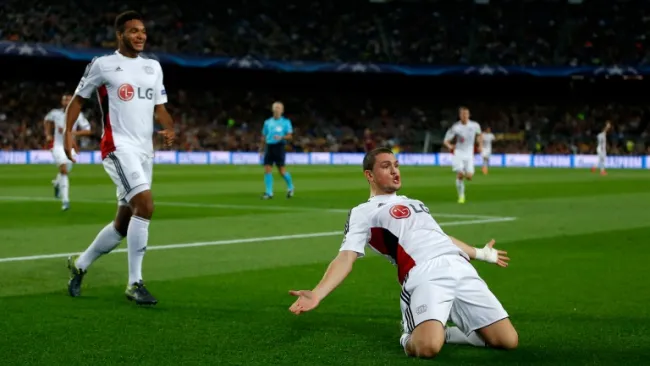 Papadopoulos celebra su gol en Champions