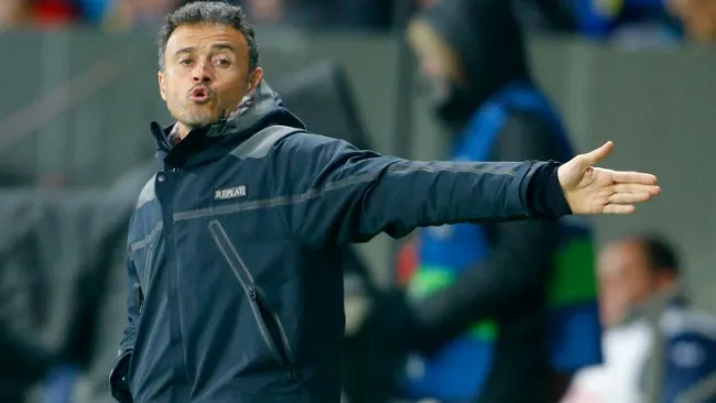Luis Enrique da indicaciones a sus jugadores