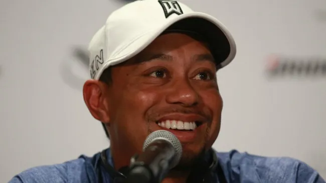 Tiger Woods en conferencia de prensa en la Ciudad de México