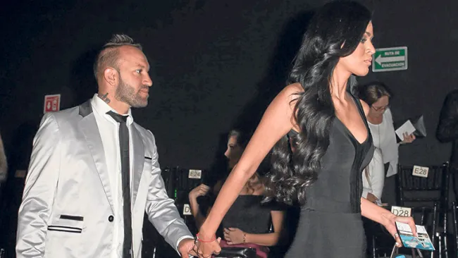 Vuoso junto a la exMiss Jalisco durante el evento 