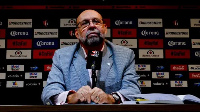 Gustavo Guzmán en conferencia de prensa