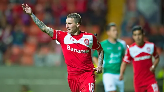 Bottinelli celebra un gol en un partido del Toluca