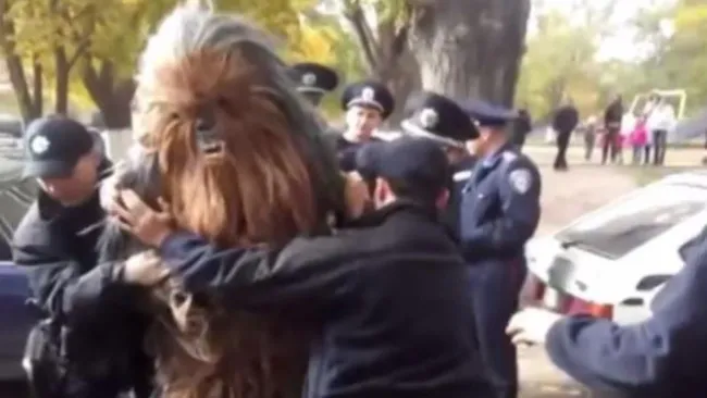 Chewbacca en el momento en el que es arrestado