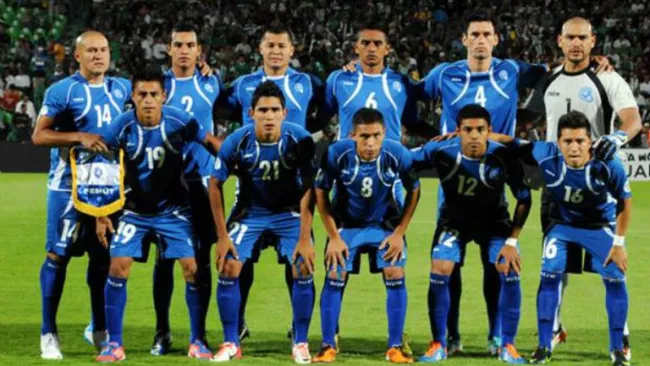 Jugadores de la selección de El Savador previo a un partido