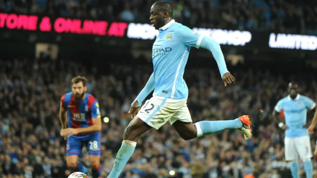 Yaya Touré con balón controlado