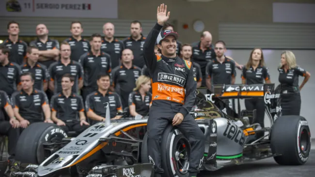 Checo, junto al equipo de Force India