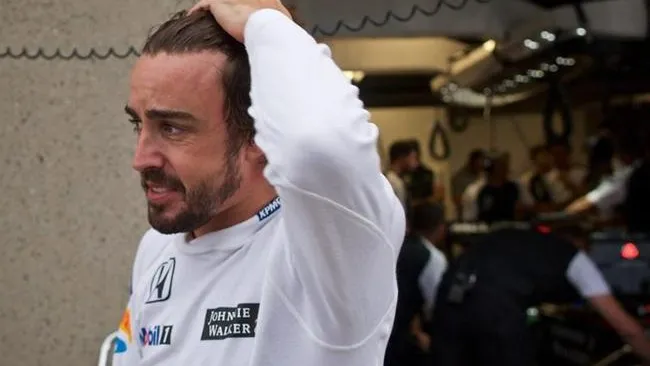 Fernando Alonso durante una carrera con McLaren